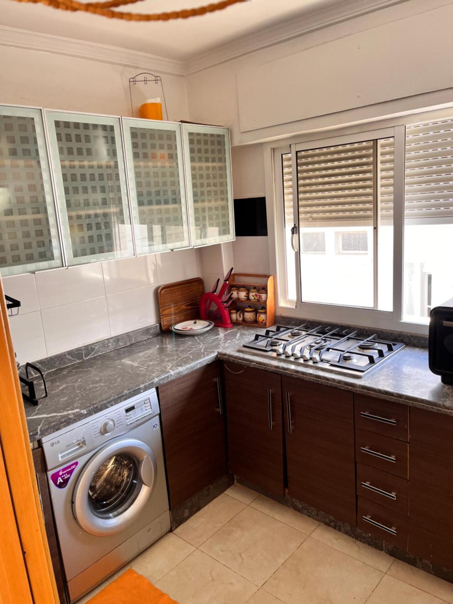 أمام الملعب الكبير بطنجة