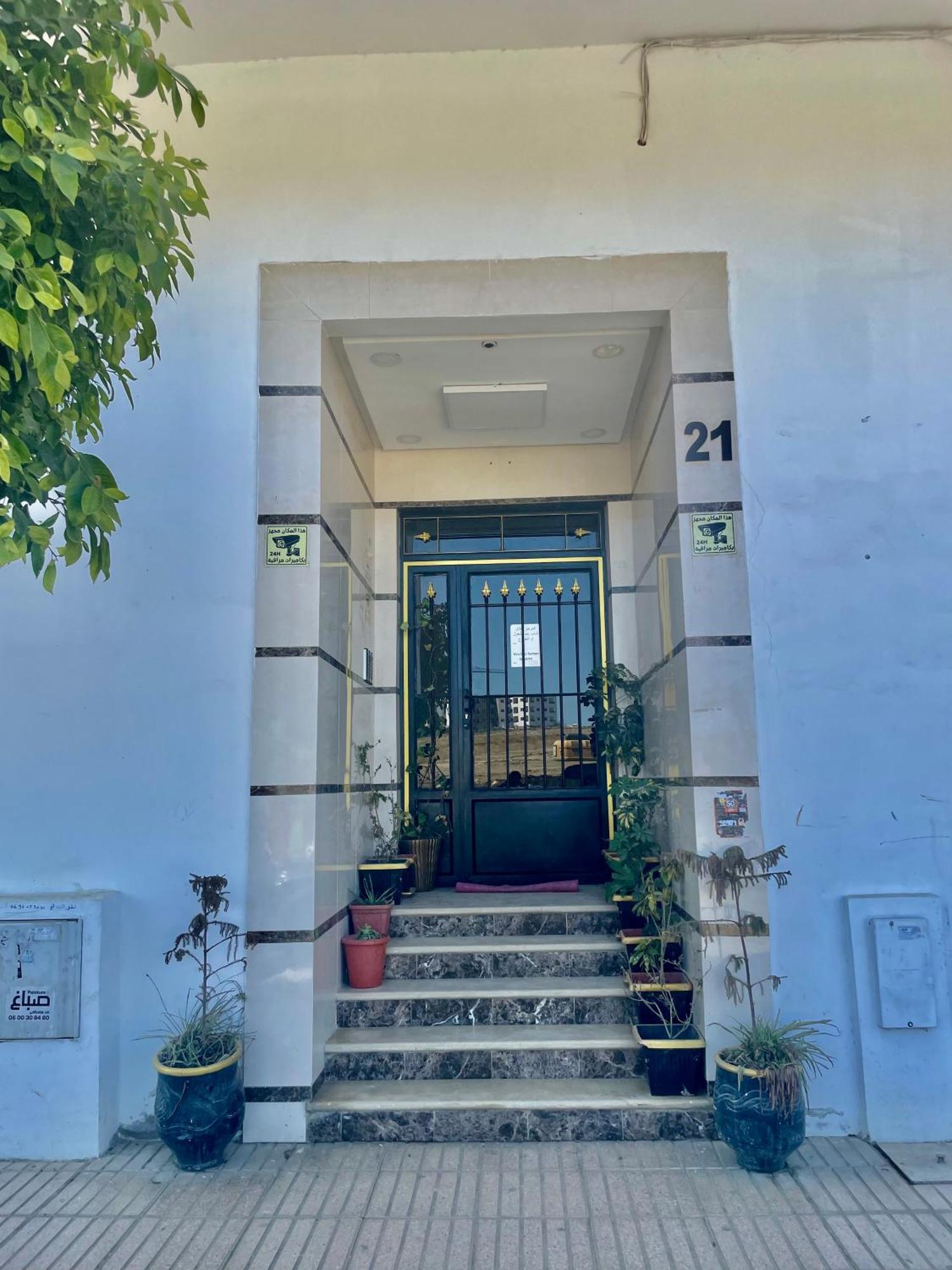 أمام الملعب الكبير بطنجة Appartement
